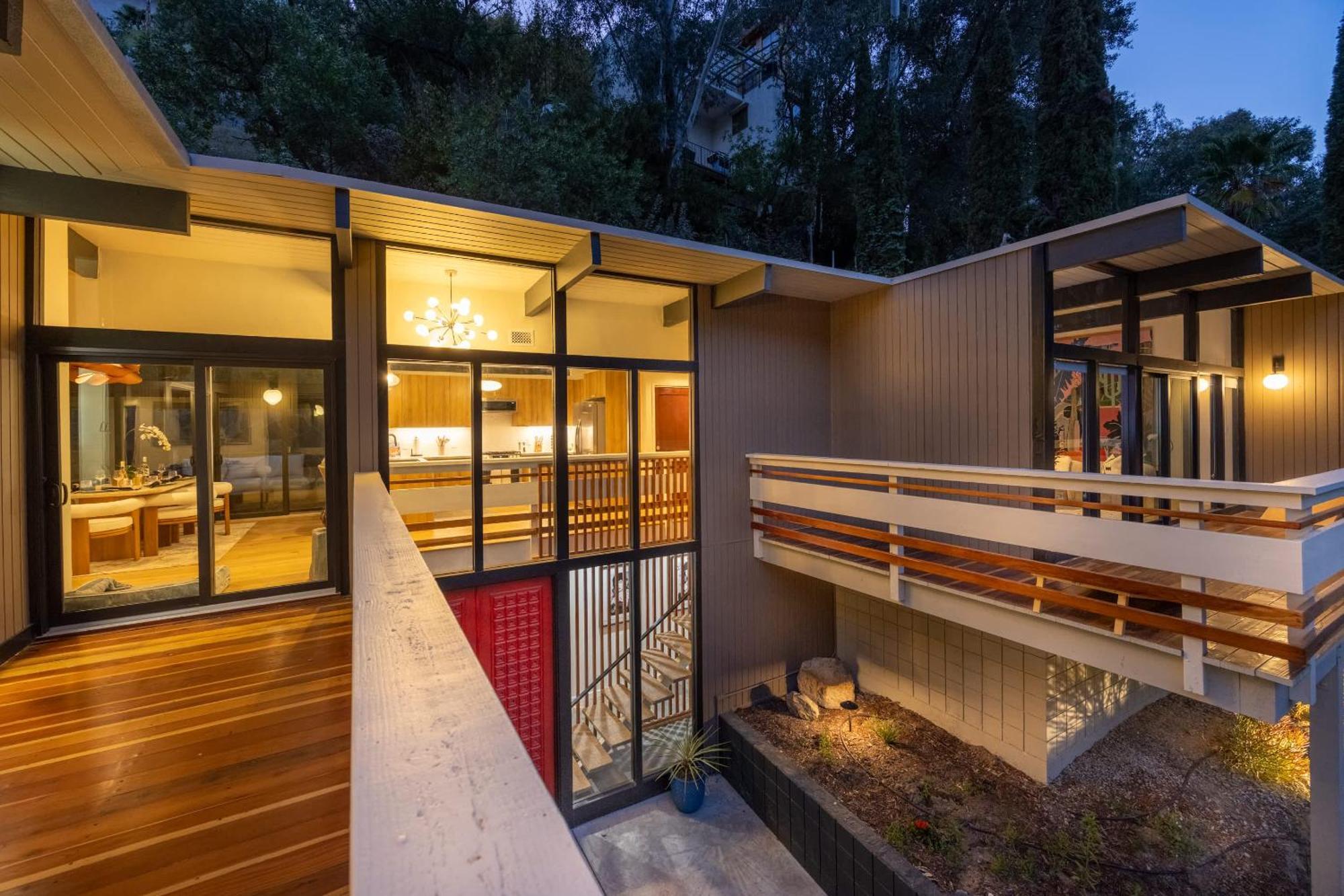 New Listing Architectural By Colby & Conrad Holiday home Los Angeles