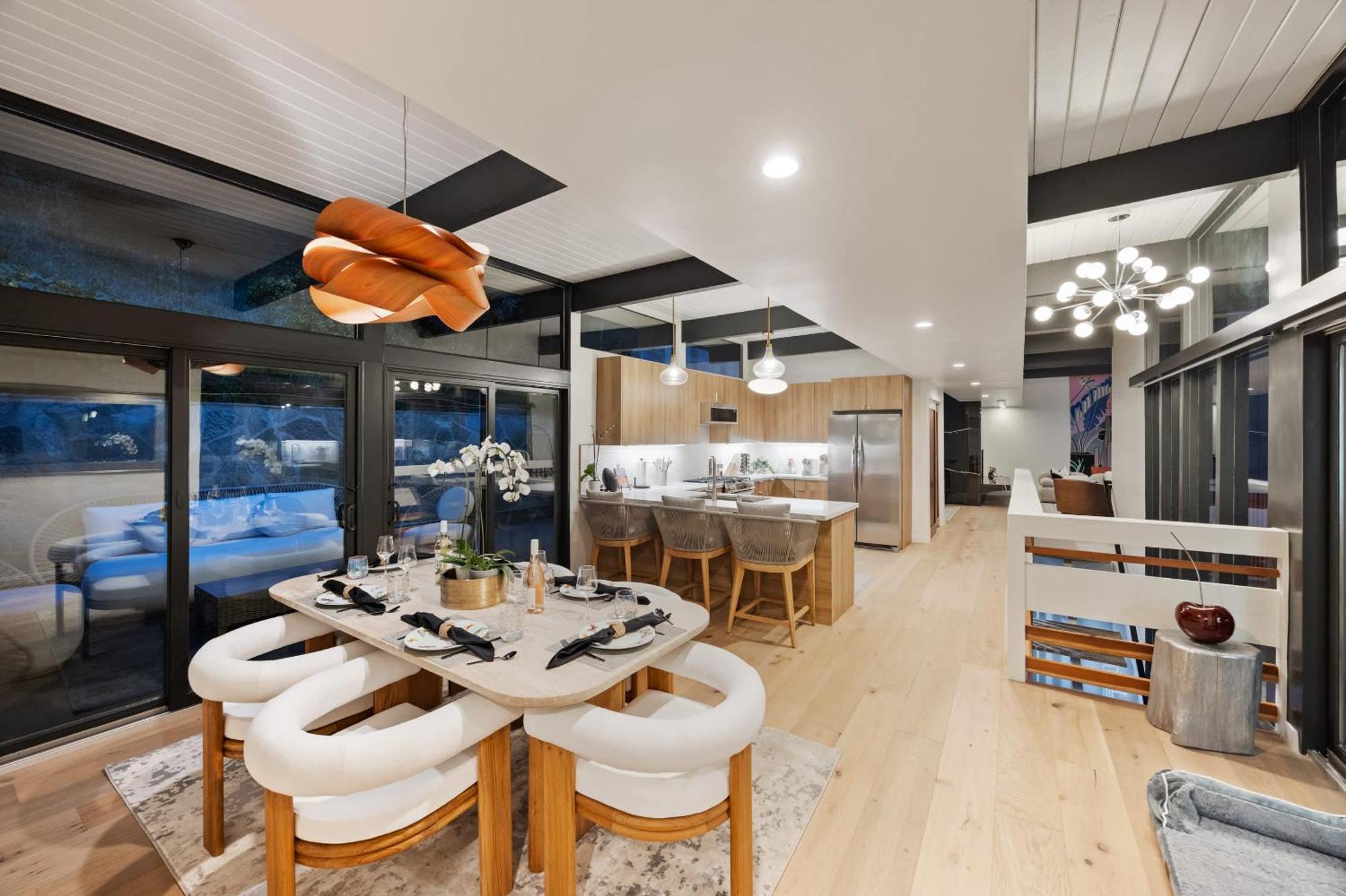 New Listing Architectural By Colby & Conrad Holiday home Los Angeles