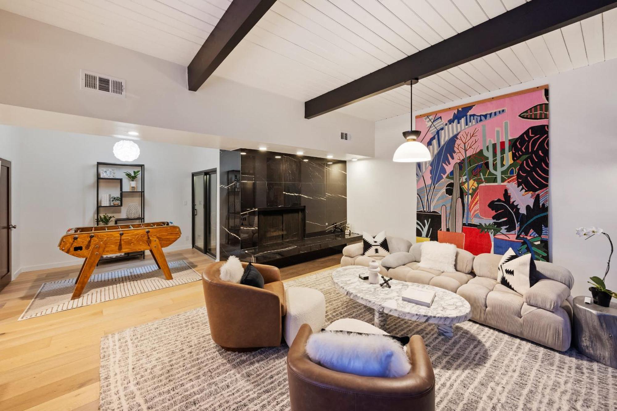 New Listing Architectural By Colby & Conrad Holiday home Los Angeles
