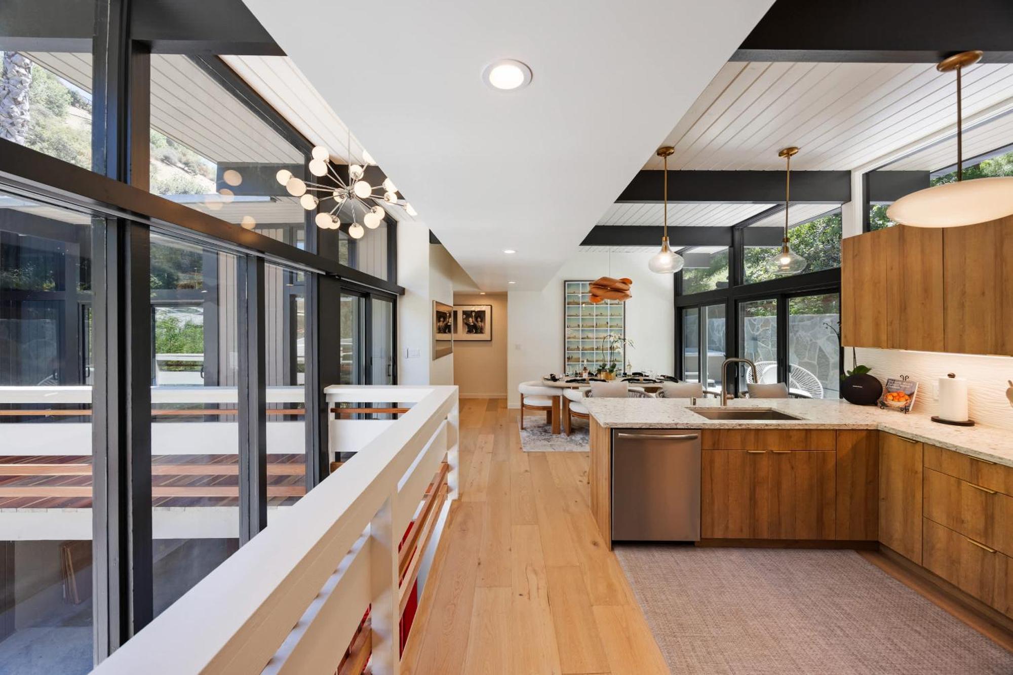 New Listing Architectural By Colby & Conrad Holiday home *